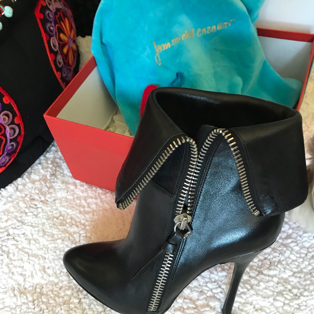 Blk High Heel Zipper Boots (Jean-Michel Cazabat)